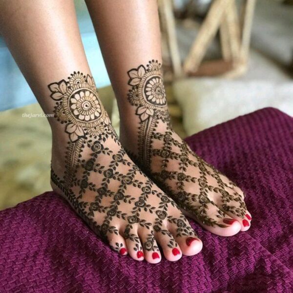 Mehndi design easy and beautiful feet